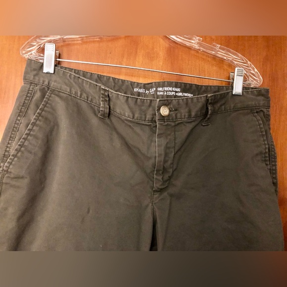 Khaki gap size 10 - Picture 2 of 4